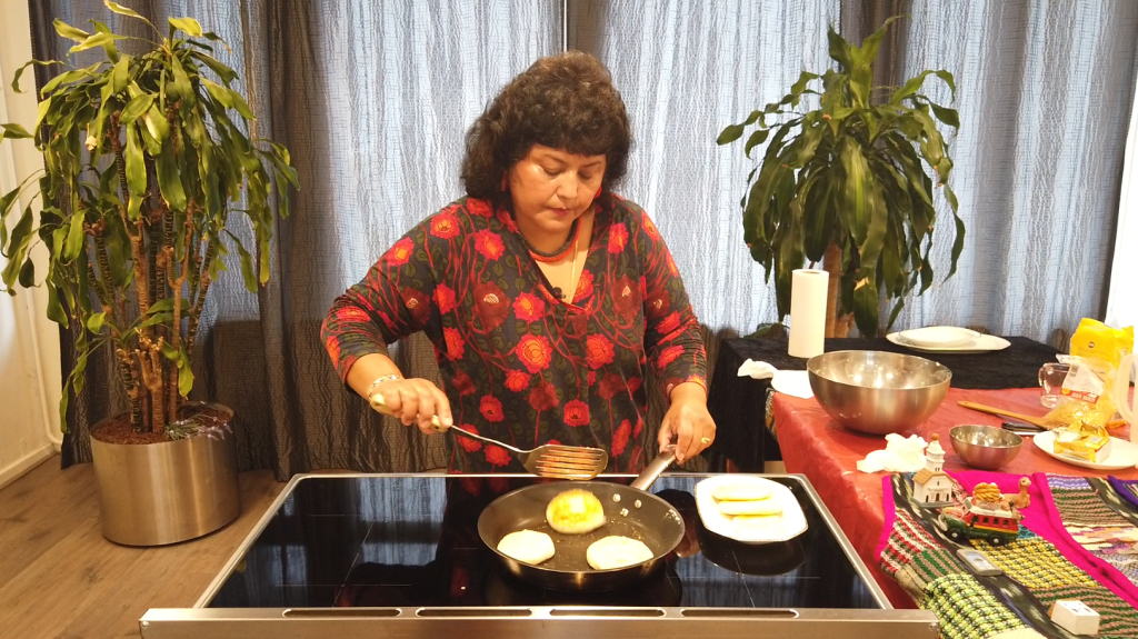 eet smakelijk, bon appétit, enjoy your meal, buen apetito