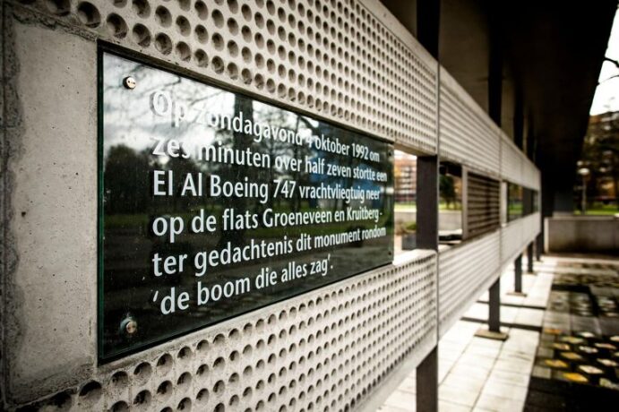 monument Bijlmerramp