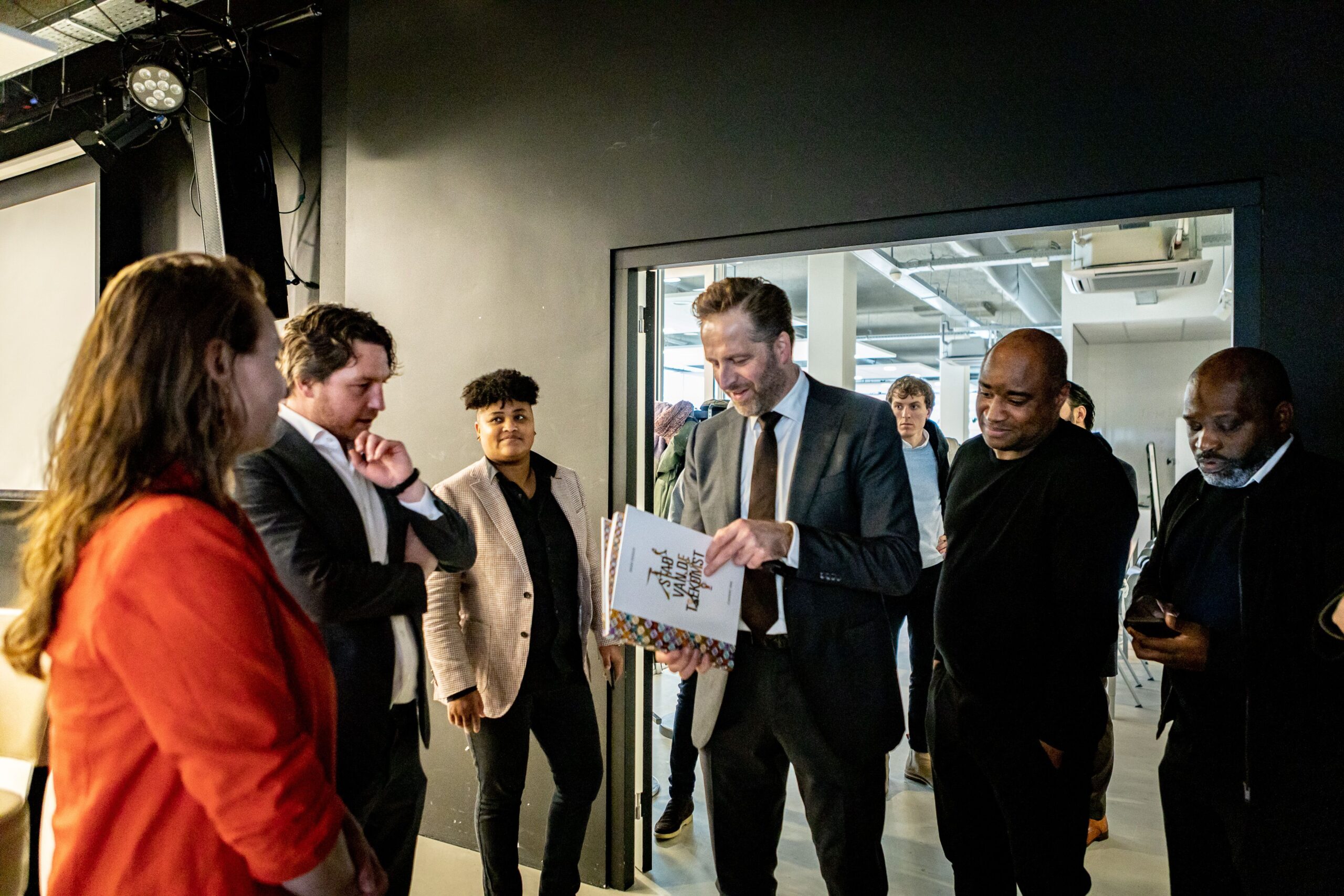 H Jonge op werkbezoek