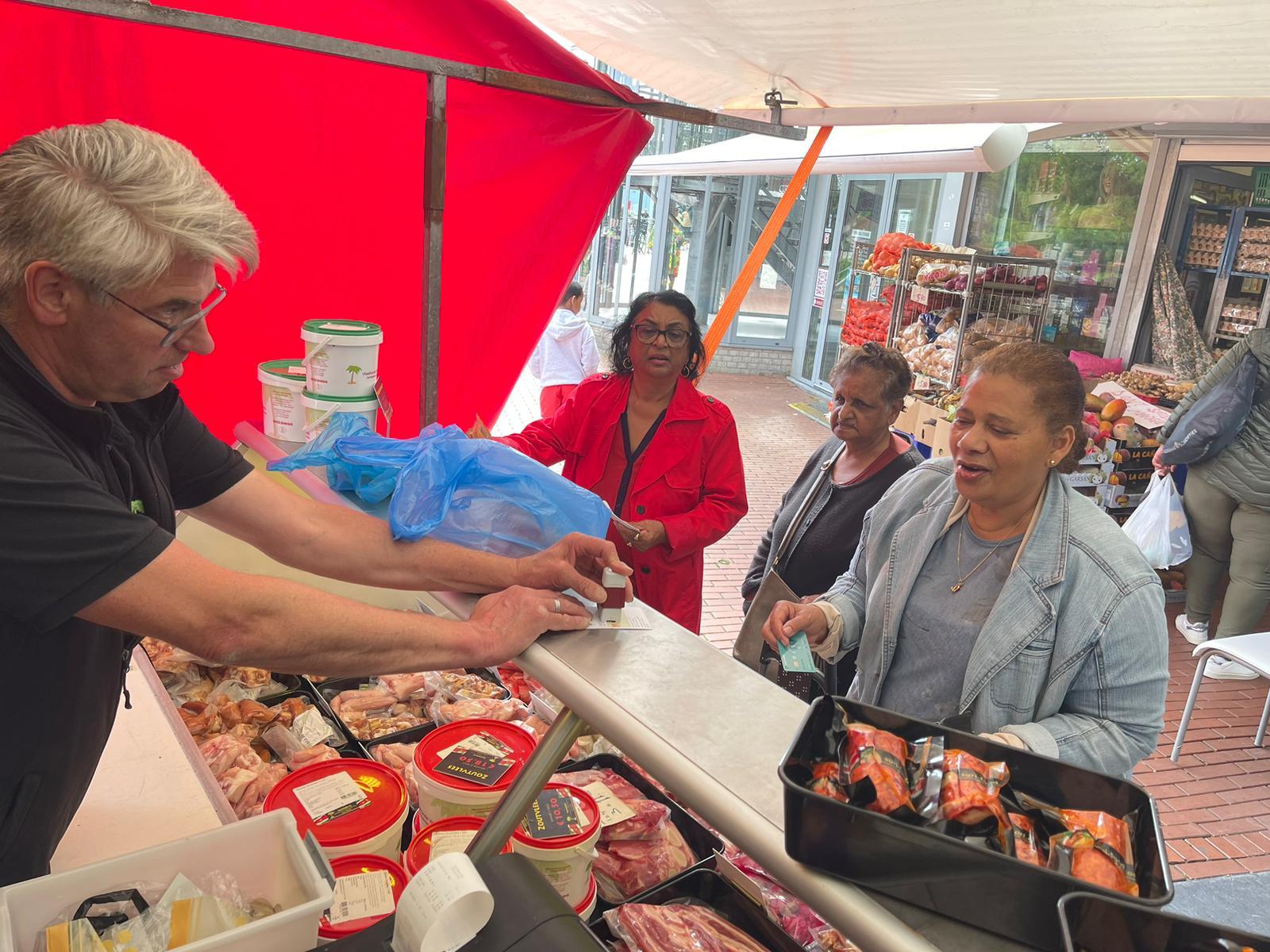 Marktmakelaar, marktkoopman